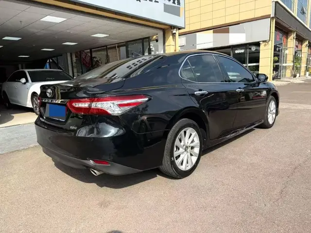 TOYOTA CAMRY LUXURY 2022