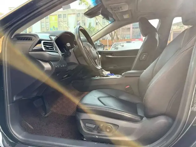 TOYOTA CAMRY LUXURY 2022