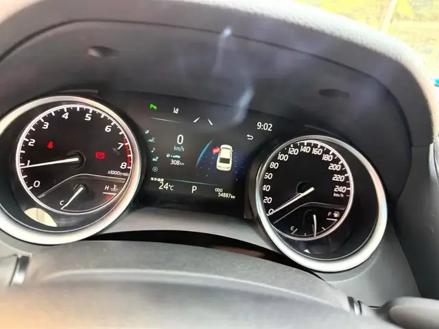 TOYOTA CAMRY LUXURY 2022