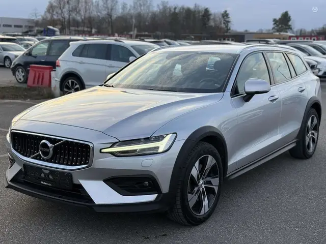 VOLVO V60 CROSS COUNTRY 2022