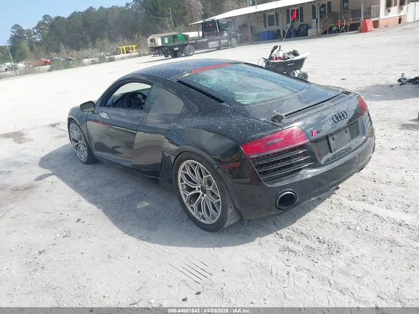 AUDI R8 2015