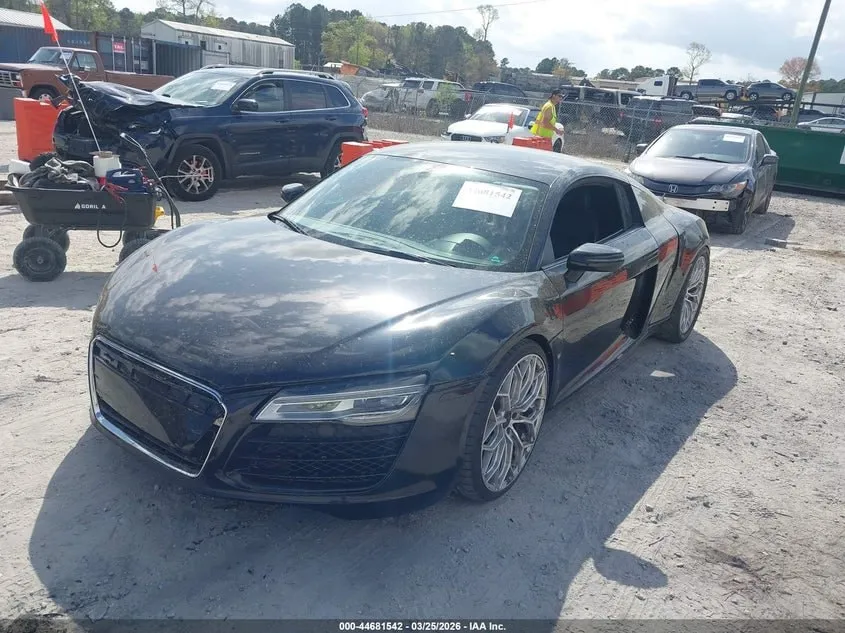 AUDI R8 2015