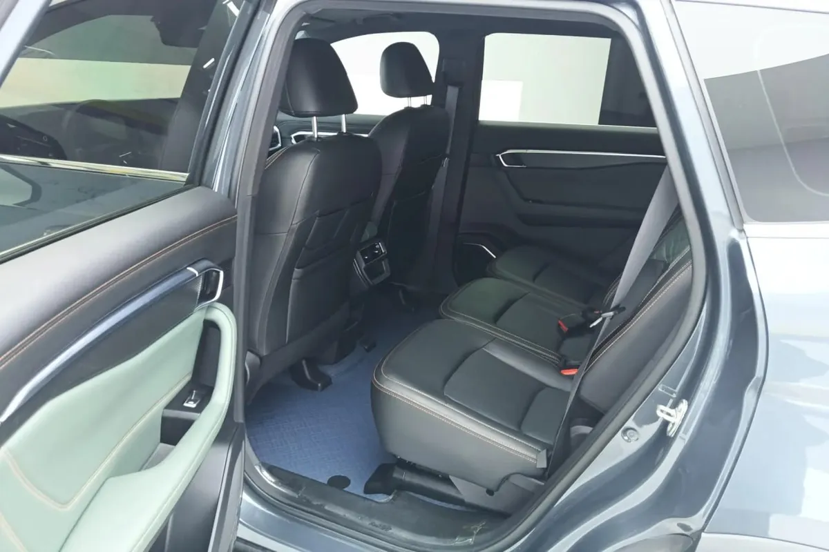GEELY OKAVANGO 2023
