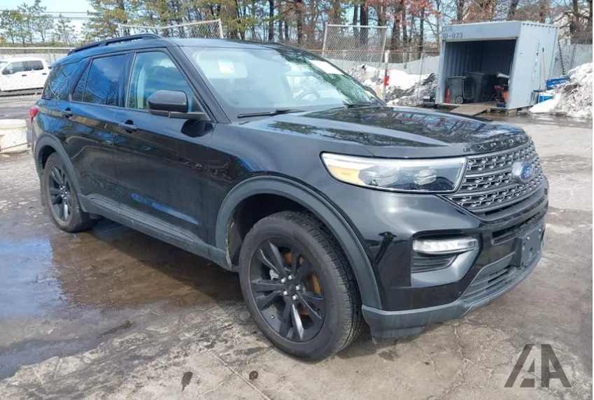 FORD EXPLORER XLT 2022