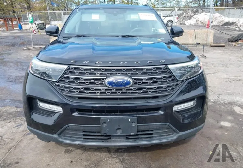FORD EXPLORER XLT 2022