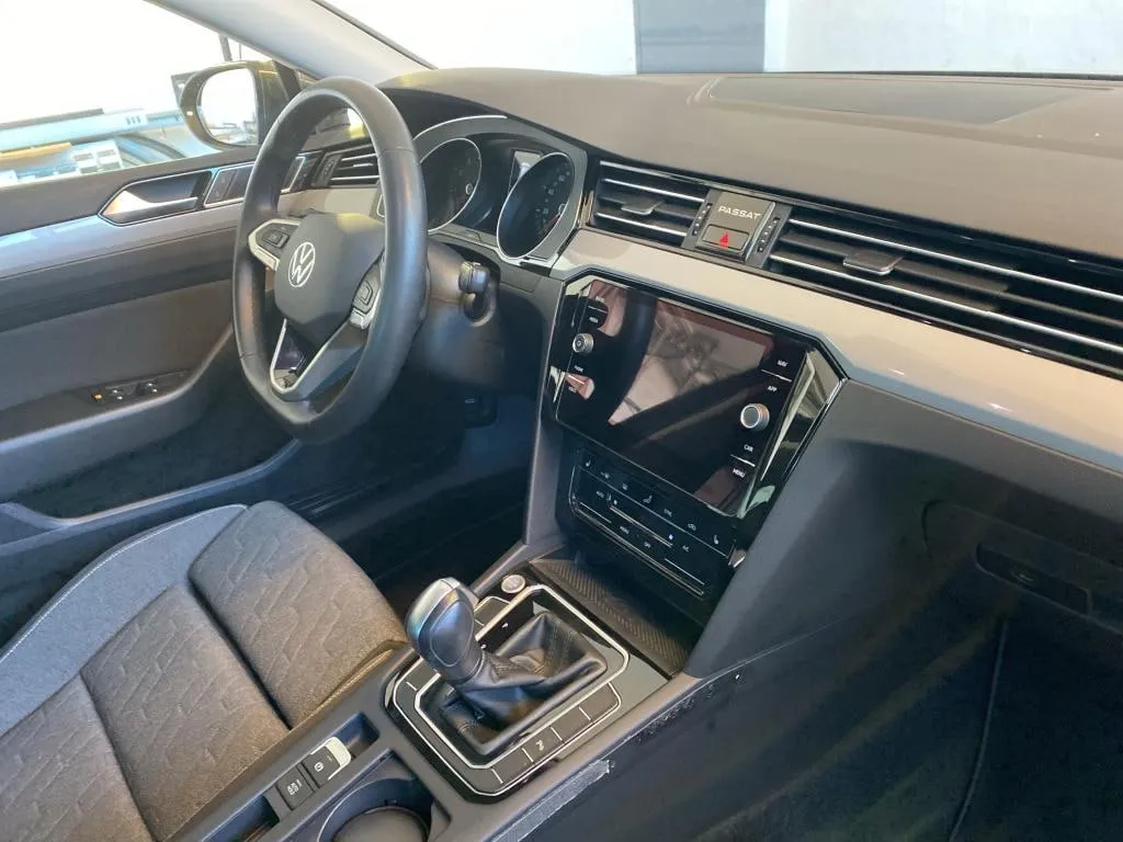 VOLKSWAGEN PASSAT VARIANT BUSINESS 1 2023