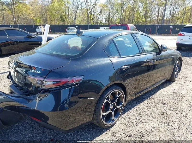 ALFA ROMEO GIULIA VELOCE RWD 2024