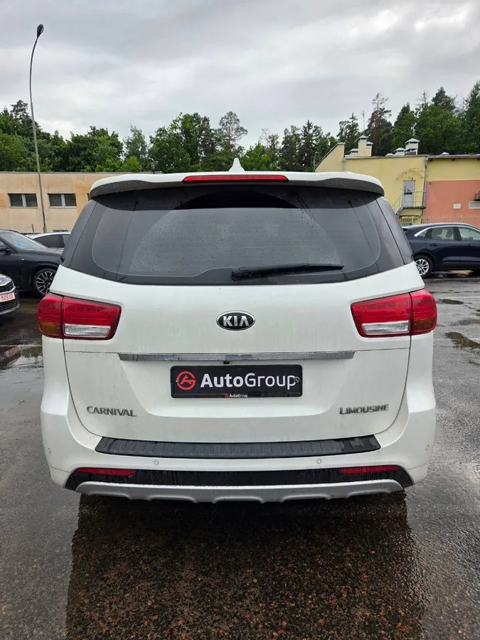 KIA CARNIVAL LIMOUSINE 2017