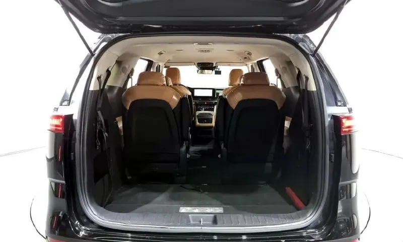 KIA CARNIVAL PRESTIGE 2023