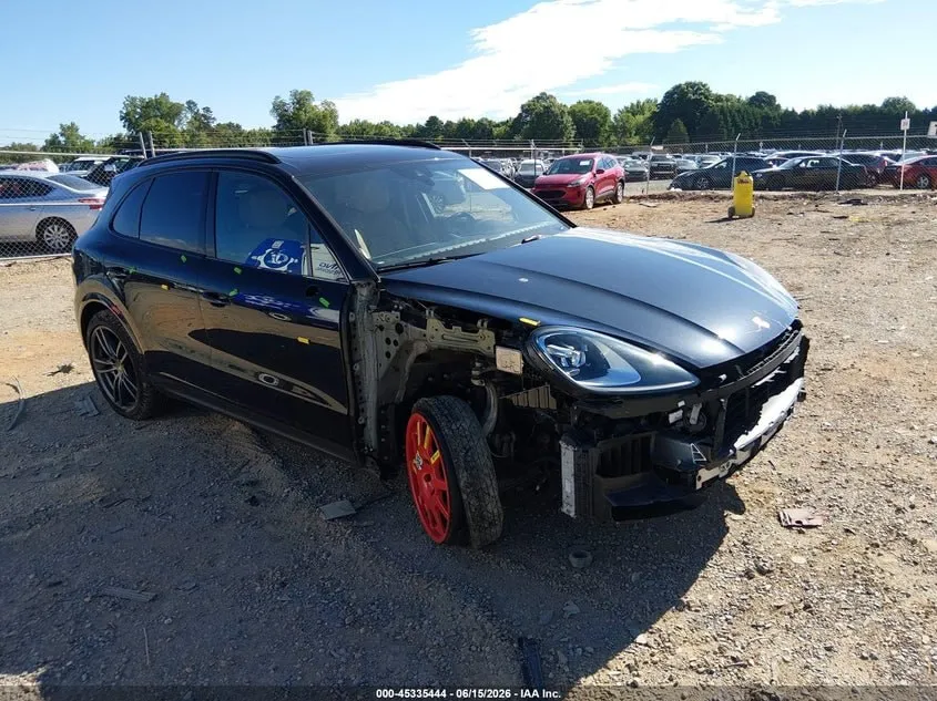 PORSCHE CAYENNE PLATINUM EDITION 2023