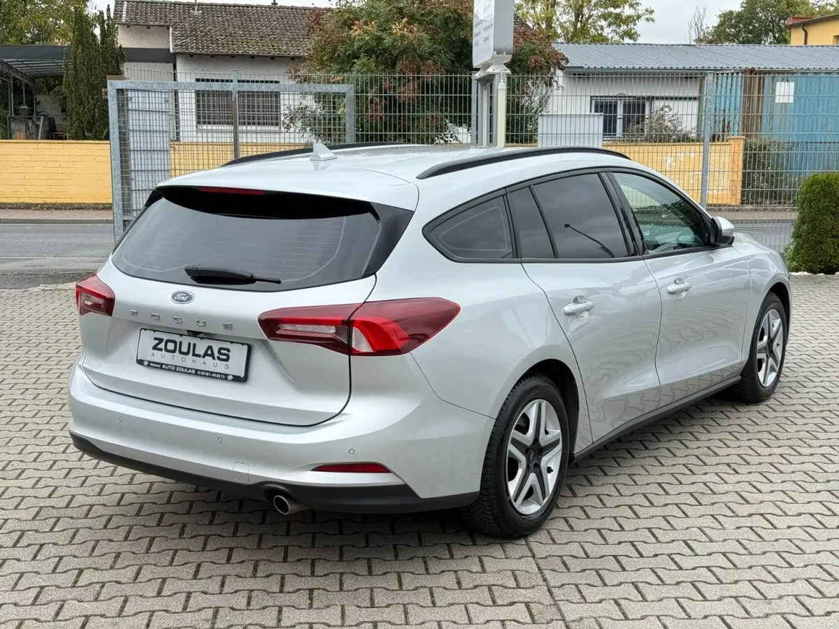 FORD FOCUS COOL 2022