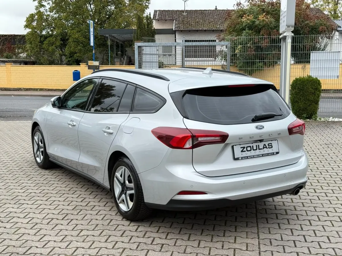 FORD FOCUS COOL 2022