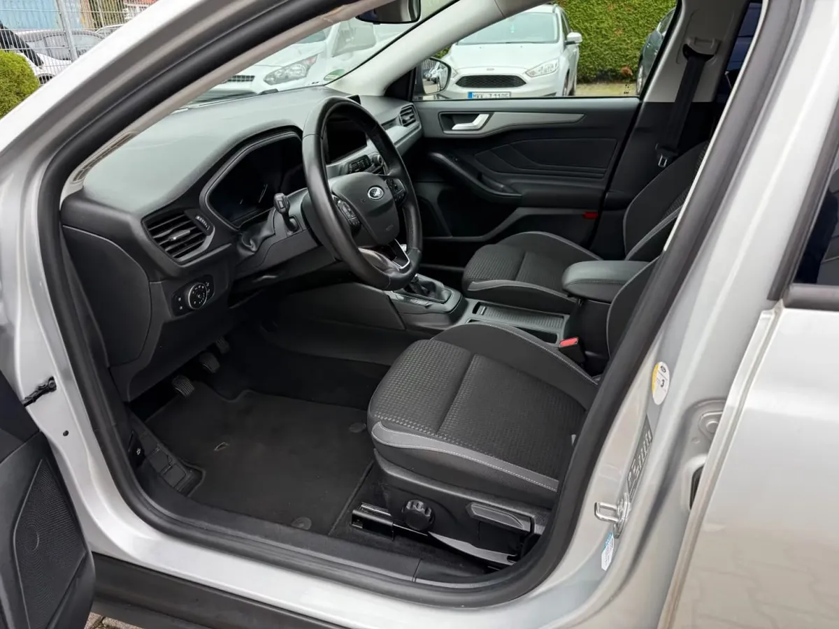FORD FOCUS COOL 2022