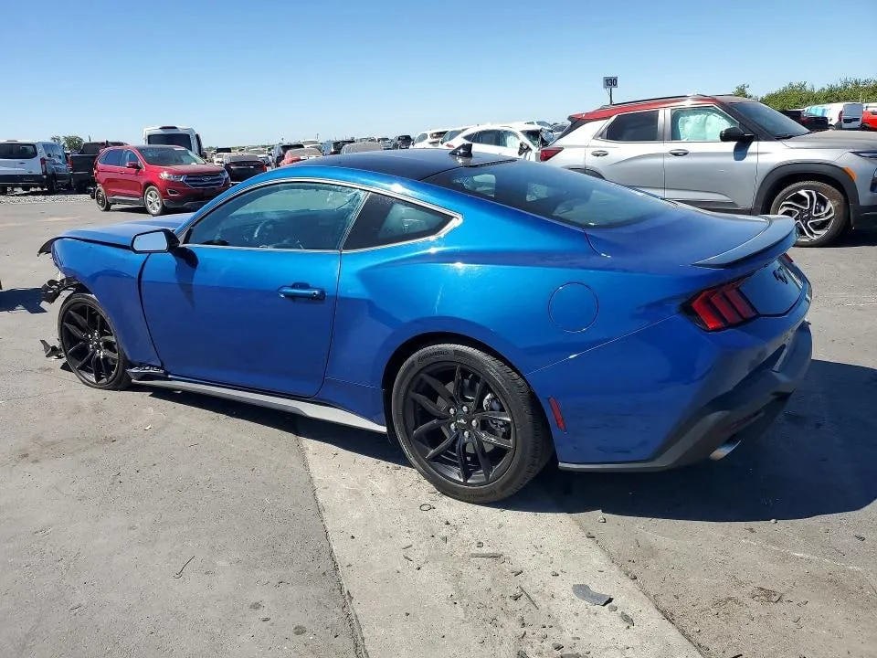 FORD MUSTANG 2024