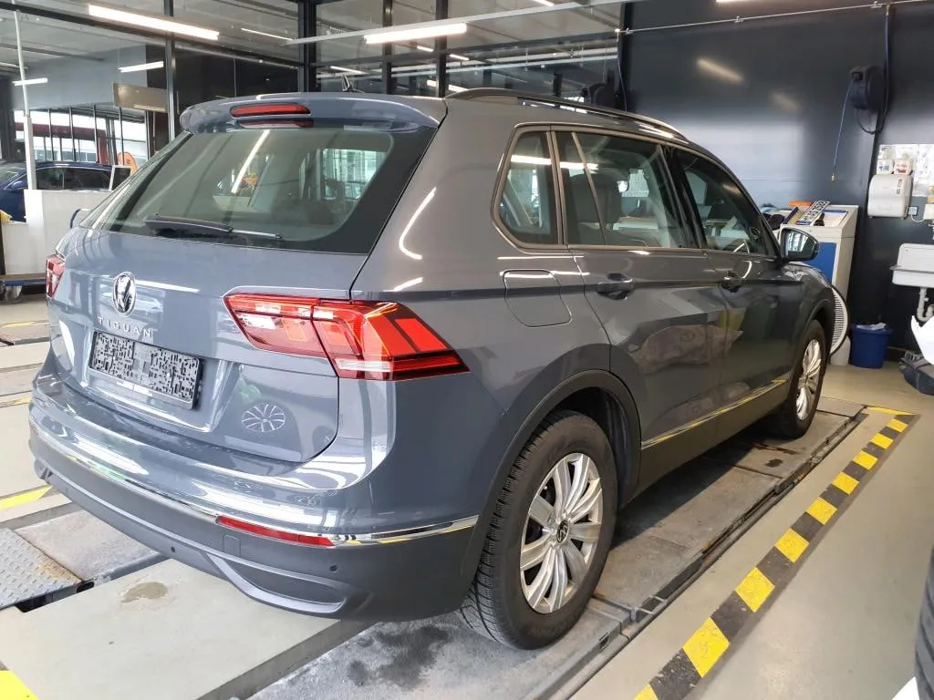 VOLKSWAGEN TIGUAN LIFE 1 2021