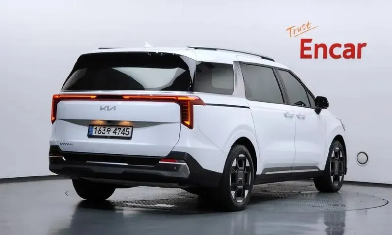 KIA CANIVAL NOBLESSE 2023