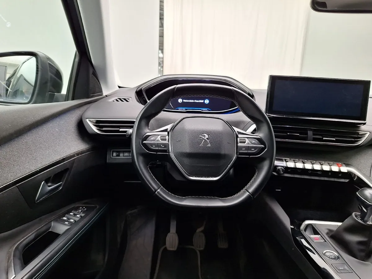 PEUGEOT 5008 2022