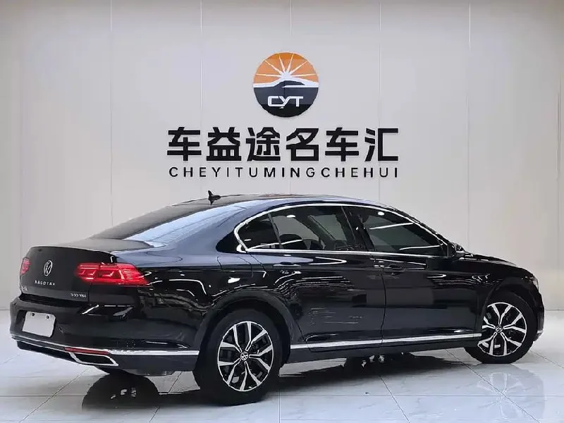 VOLKSWAGEN MAGOTAN 330TSI DSG 2022