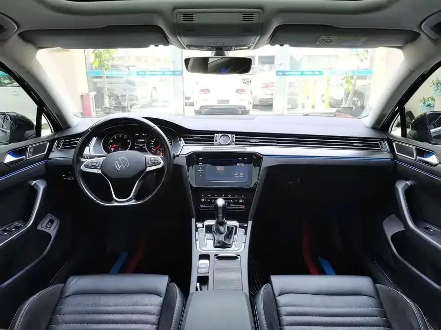 VOLKSWAGEN MAGOTAN 330TSI DSG 2022