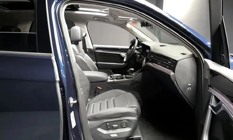 VOLKSWAGEN TOUAREG 2023