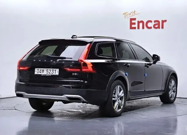 VOLVO V90 CROSS COUNTRY 2017