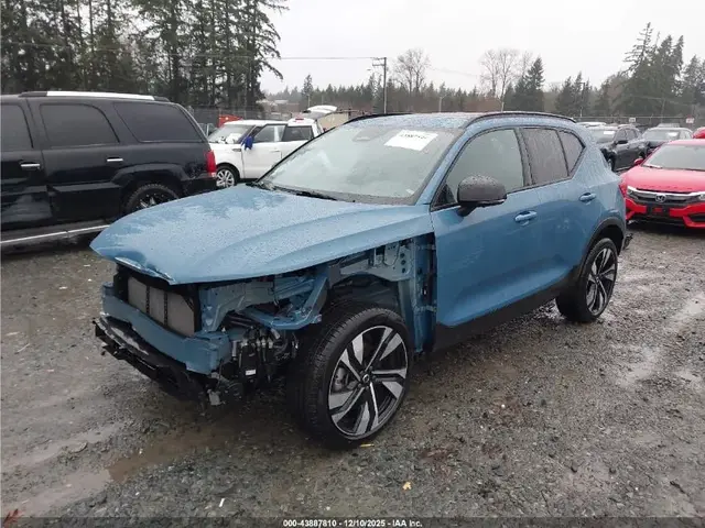 VOLVO XC40 B5 ULTIMATE DARK 2023