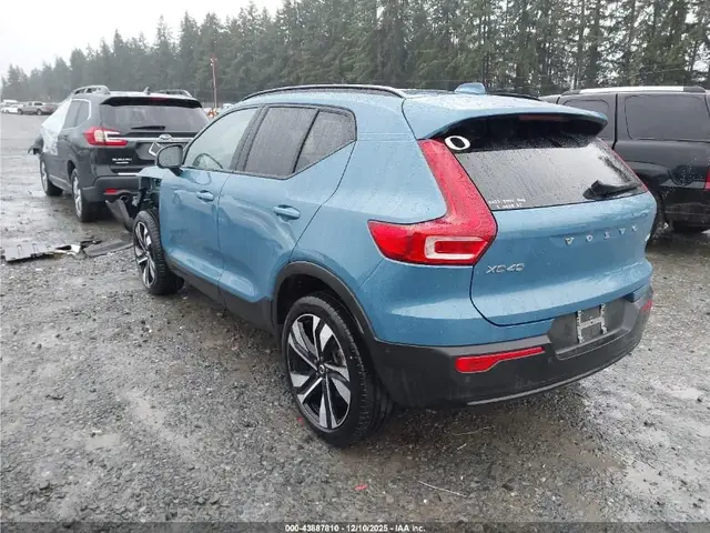 VOLVO XC40 B5 ULTIMATE DARK 2023