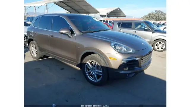 PORSCHE CAYENNE 2015