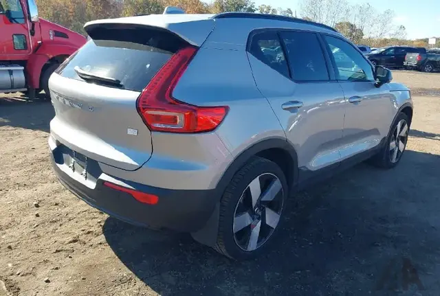 VOLVO XC40 RECHARGE PURE ELECTRIC 2023
