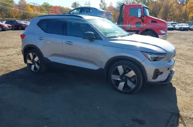 VOLVO XC40 RECHARGE PURE ELECTRIC 2023