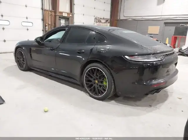 PORSCHE PANAMERA E-HYBRID 4S 2023