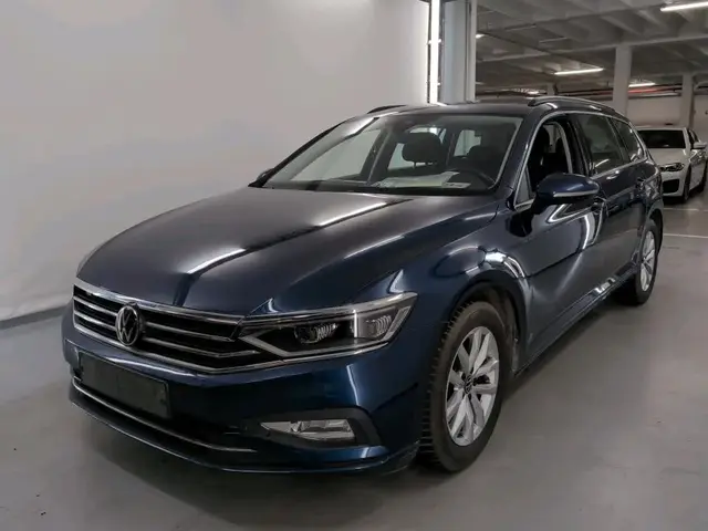 VOLKSWAGEN PASSAT VARIANT 2021