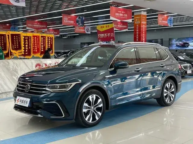 VOLKSWAGEN TIGUAN L R-LINE 2022