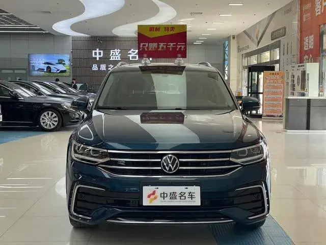 VOLKSWAGEN TIGUAN L R-LINE 2022