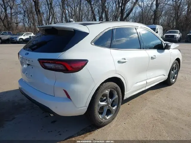 FORD ESCAPE ST-LINE 2023