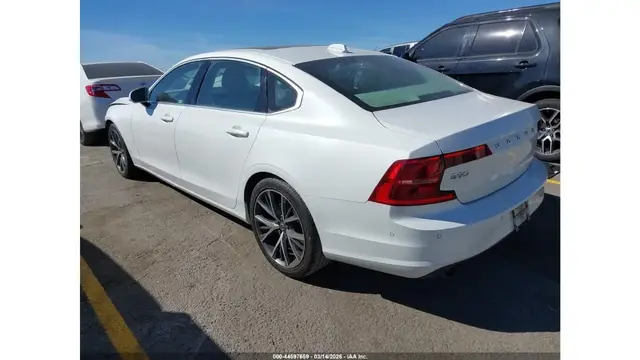 VOLVO S90 T5 MOMENTUM 2018