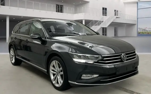 VOLKSWAGEN PASSAT 2022