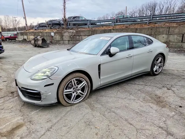 PORSCHE PANAMERA BASE 2022