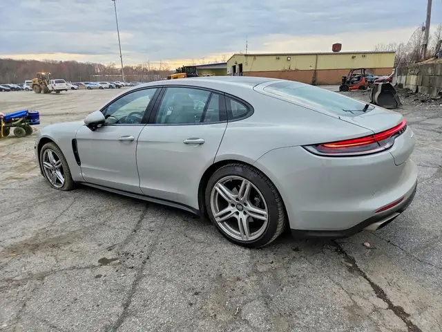 PORSCHE PANAMERA BASE 2022