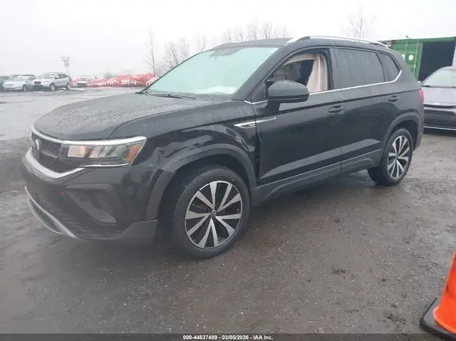 VOLKSWAGEN TAOS 2021