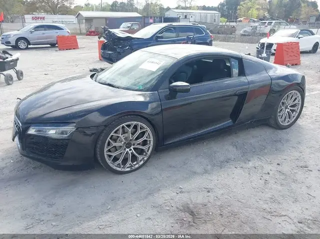 AUDI R8 2015
