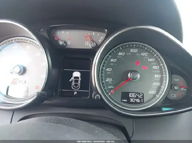AUDI R8 2015