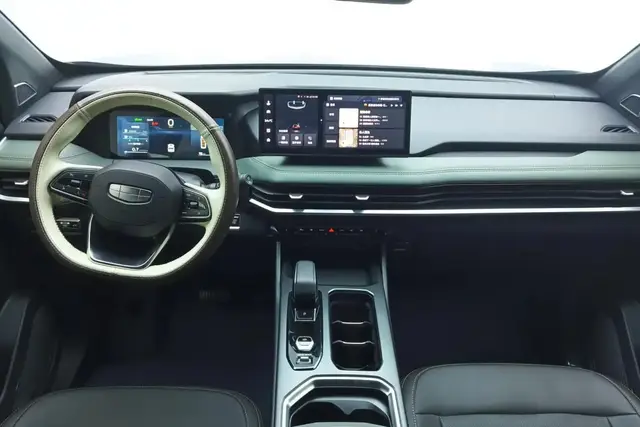 GEELY OKAVANGO 2023
