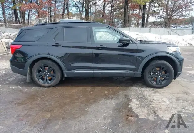 FORD EXPLORER XLT 2022