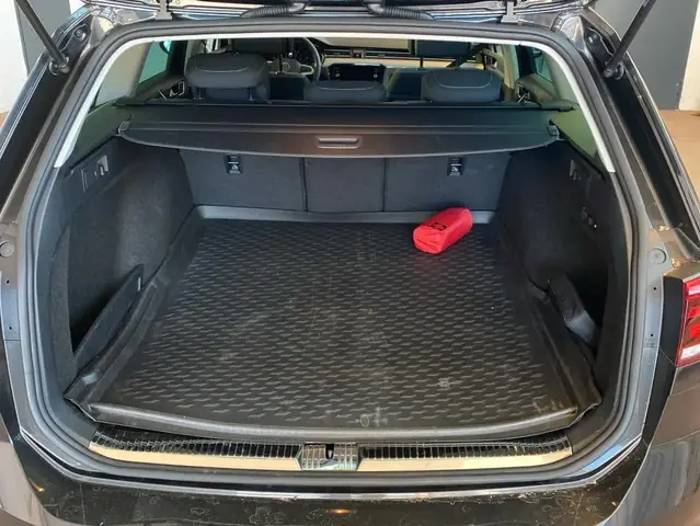 VOLKSWAGEN PASSAT VARIANT BUSINESS 1 2023