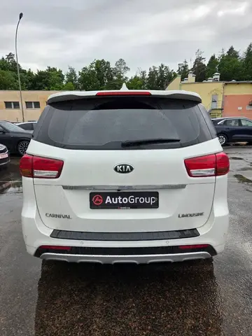 KIA CARNIVAL LIMOUSINE 2017