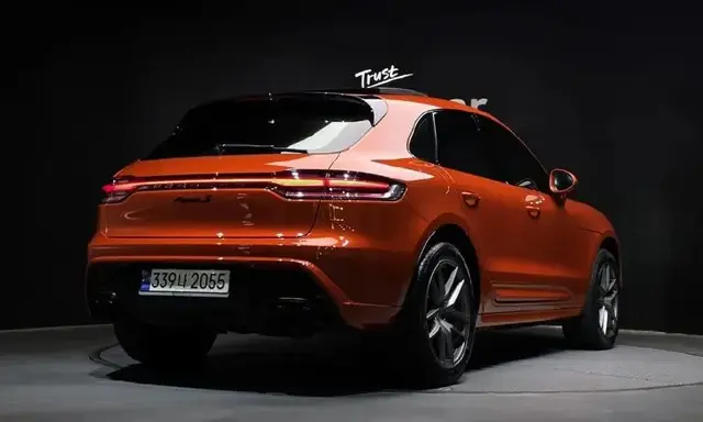 PORSCHE MACAN 2022