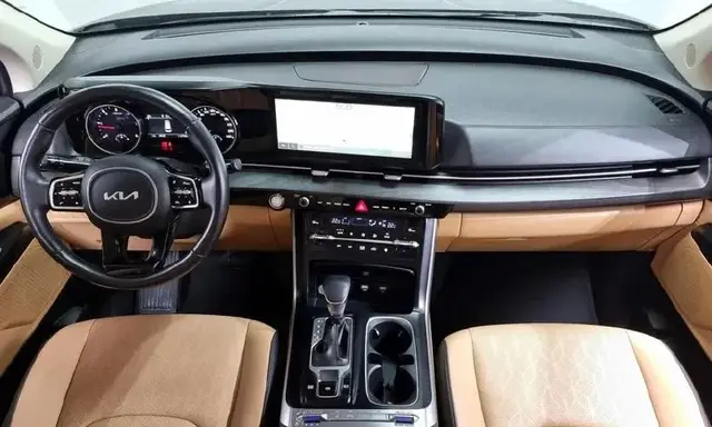 KIA CARNIVAL PRESTIGE 2023