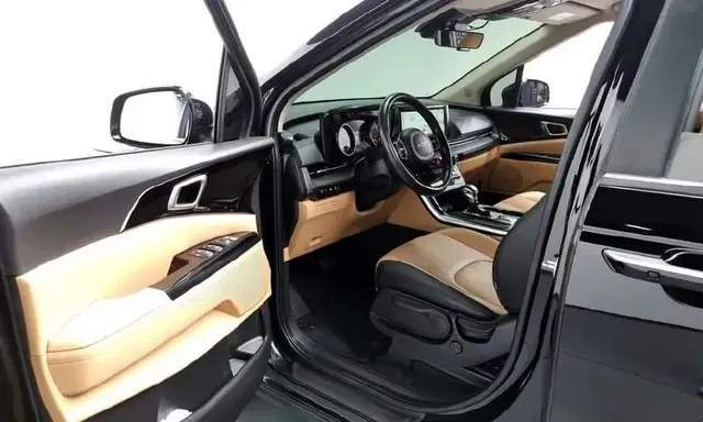 KIA CARNIVAL PRESTIGE 2023