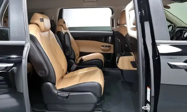 KIA CARNIVAL PRESTIGE 2023